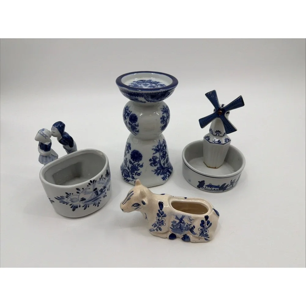 Vintage BLUE & WHITE Decor Windmill Candle Holder Cow Kissing * One Has A Chip*